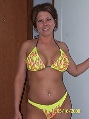 a sexy female from Cary, Illinois